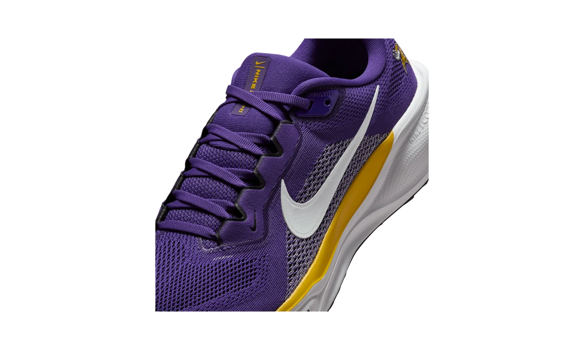 Overkicks - Nike Air Zoom Pegasus 41 Minnesota Vikings (2025) (IB3188-500) - detalle lateral interior