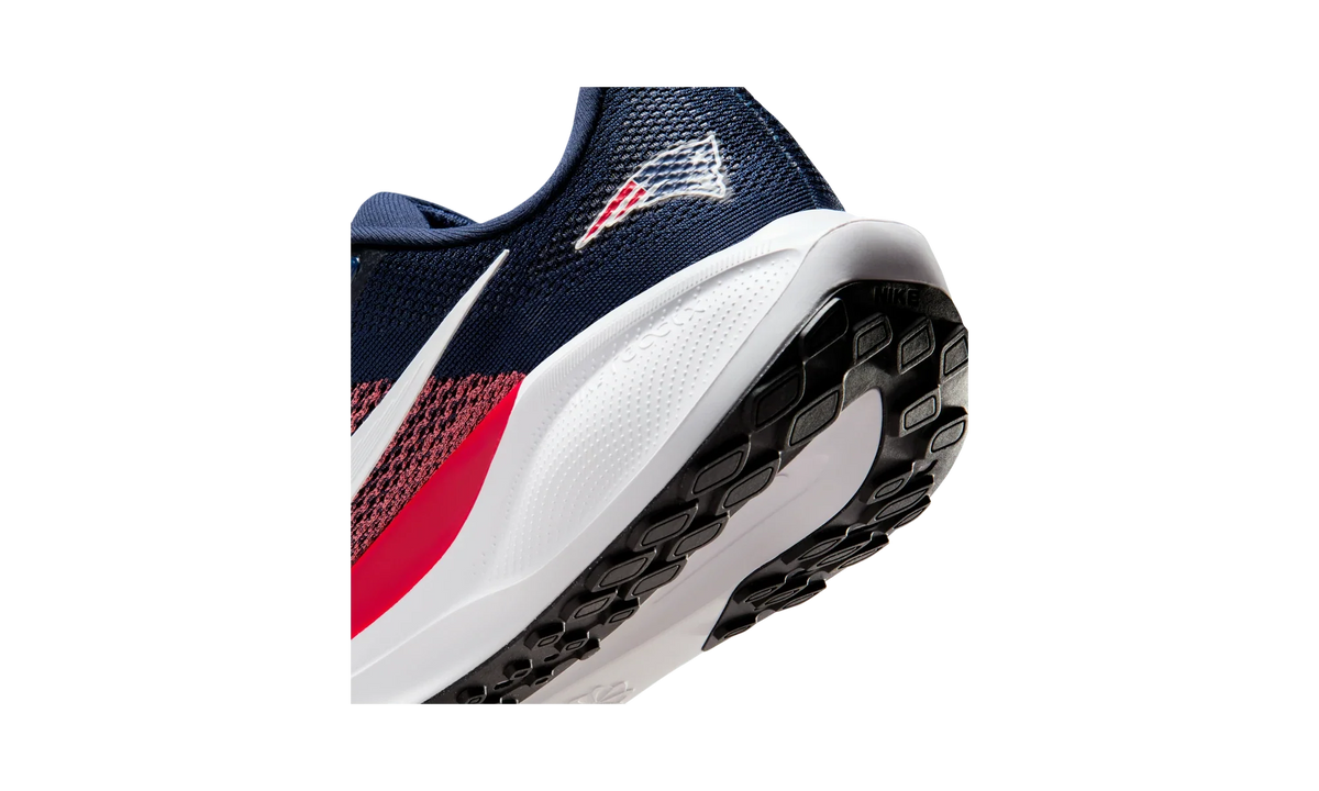 Overkicks - Nike Air Zoom Pegasus 41 New England Patriots (2025) (IB3205-400) - detalle