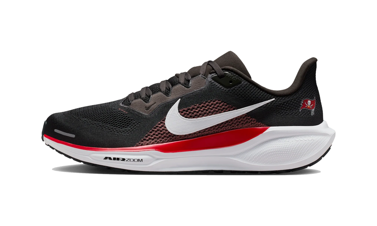 Overkicks - Nike Air Zoom Pegasus 41 Tampa Bay Buccaneers (2025) (IB3198-200) - vista lateral