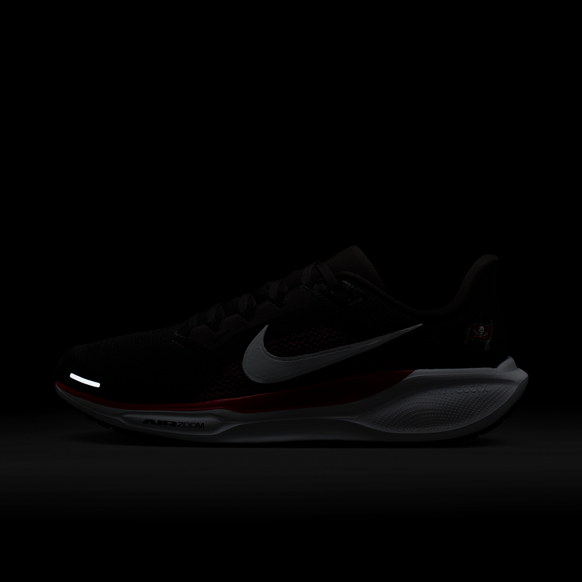 Overkicks - Nike Air Zoom Pegasus 41 Tampa Bay Buccaneers (2025) (IB3198-200) - detalle
