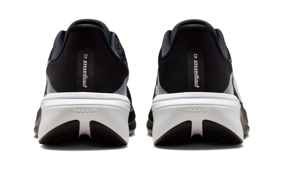 Overkicks - Nike Air Zoom Pegasus 42 Black White (IB1873-001) - detalle talon