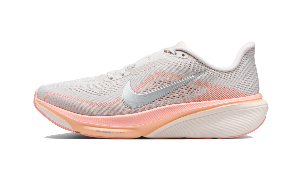 Overkicks - Nike Air Zoom Pegasus 42 Light Bone Arctic Orange (Womens) (IB1881-002) - vista lateral
