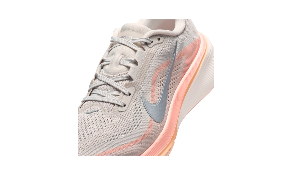 Overkicks - Nike Air Zoom Pegasus 42 Light Bone Arctic Orange (Womens) (IB1881-002) - detalle lateral interior