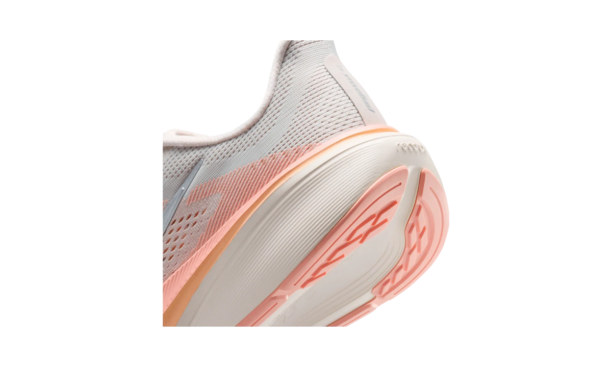 Overkicks - Nike Air Zoom Pegasus 42 Light Bone Arctic Orange (Womens) (IB1881-002) - detalle
