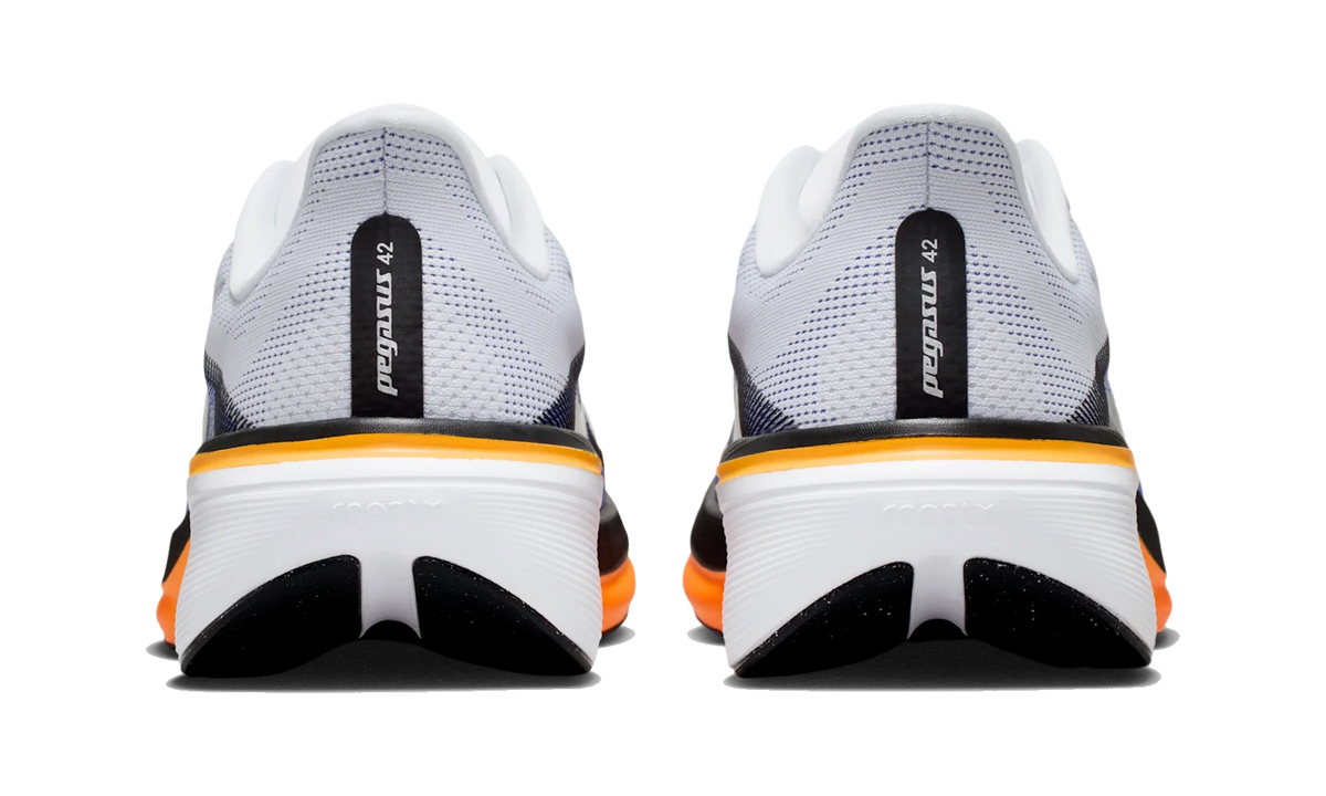 Overkicks - Nike Air Zoom Pegasus 42 White Lapis Total Orange (IB1873-102) - detalle talon