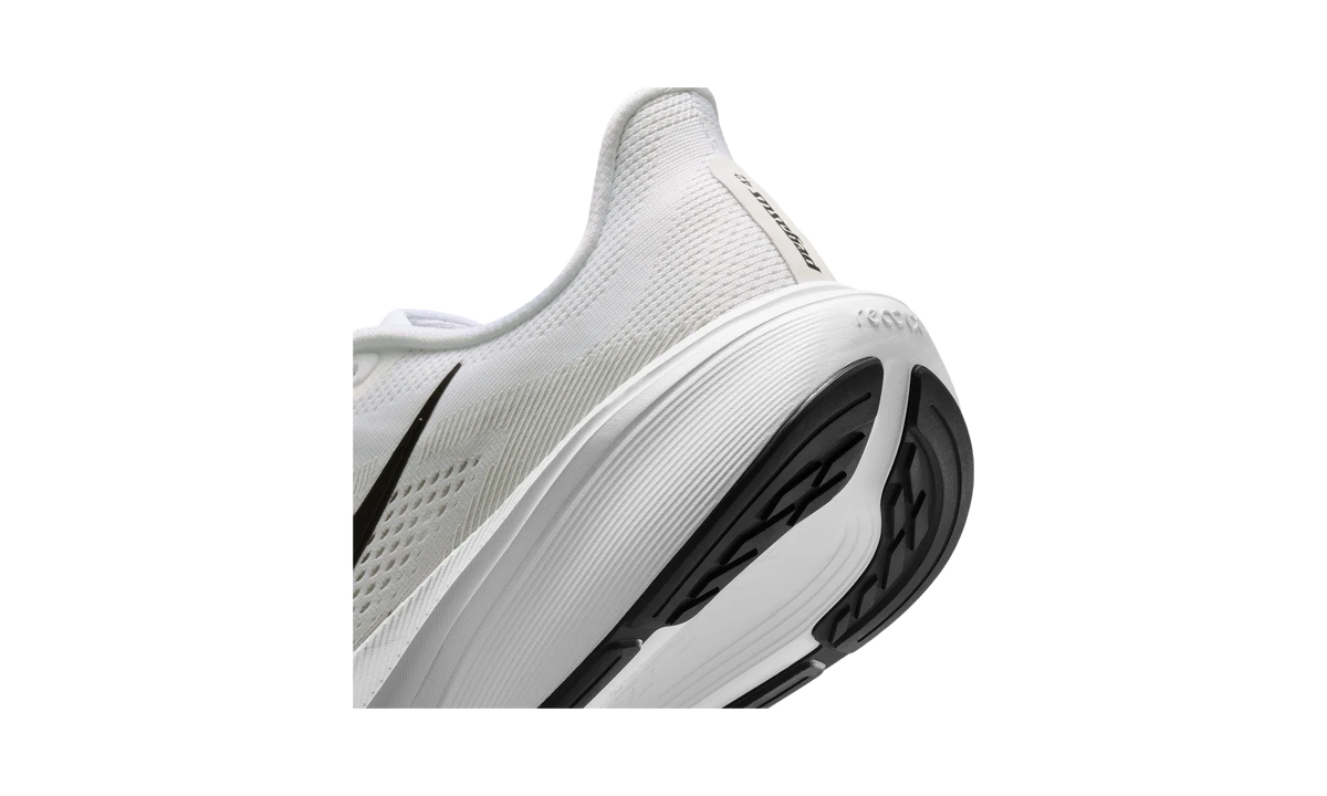 Overkicks - Nike Air Zoom Pegasus 42 White Photon Dust (IB1873-101) - detalle