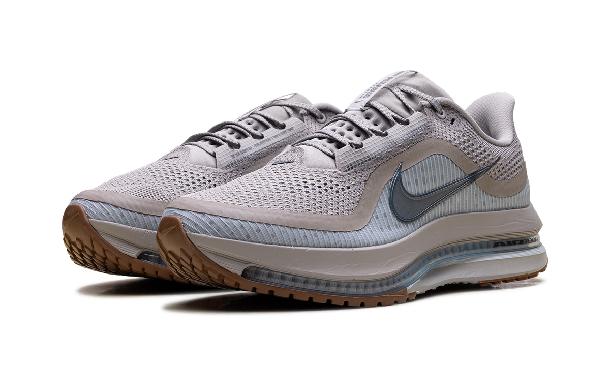 Overkicks - Nike Air Zoom Pegasus Premium College Grey Gum (HQ2592-010) - vista trasera