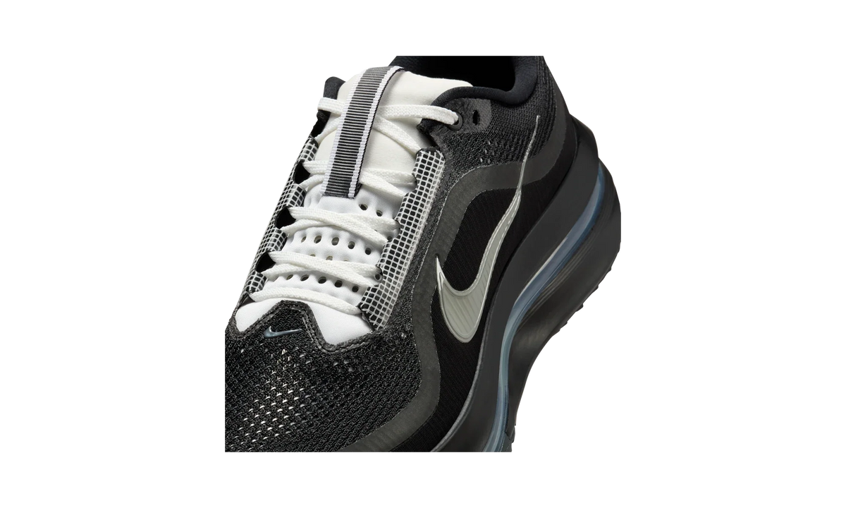 Overkicks - Nike Air Zoom Pegasus Premium SP Black Metallic Silver (IH4369-001) - detalle lateral interior