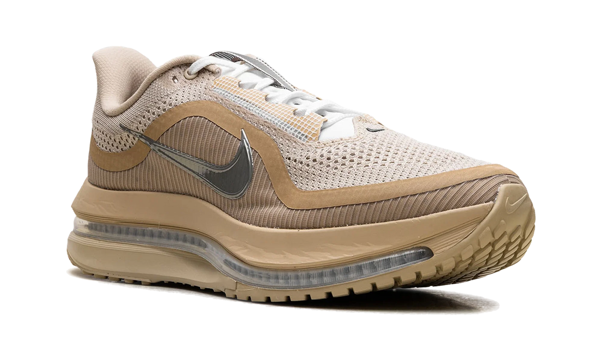 Overkicks - Nike Air Zoom Pegasus Premium SP Mushroom (IH4369-200) - detalle lateral interior