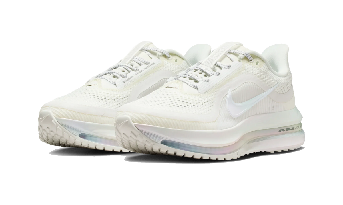 Overkicks - Nike Air Zoom Pegasus Premium Summit White Iridescent (Womens) (IO9918-100) - vista trasera
