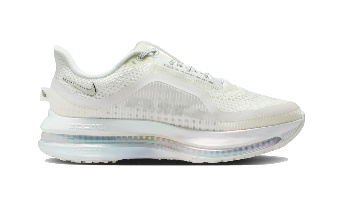 Overkicks - Nike Air Zoom Pegasus Premium Summit White Iridescent (Womens) (IO9918-100) - detalle suela