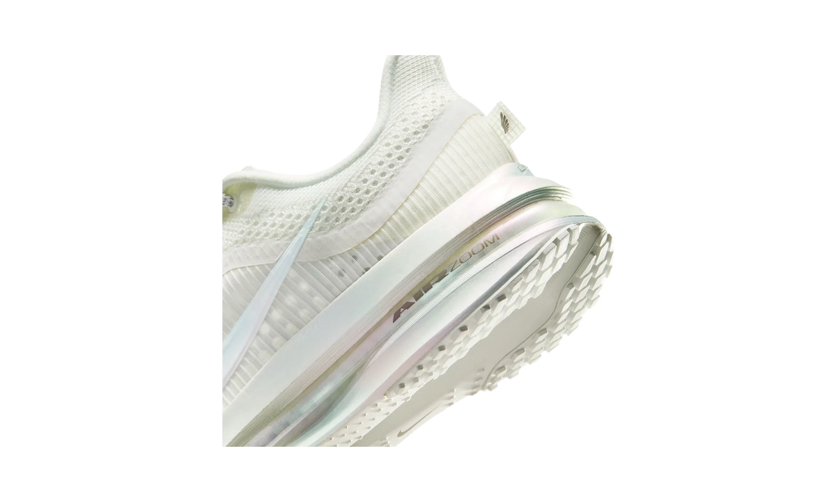 Overkicks - Nike Air Zoom Pegasus Premium Summit White Iridescent (Womens) (IO9918-100) - detalle