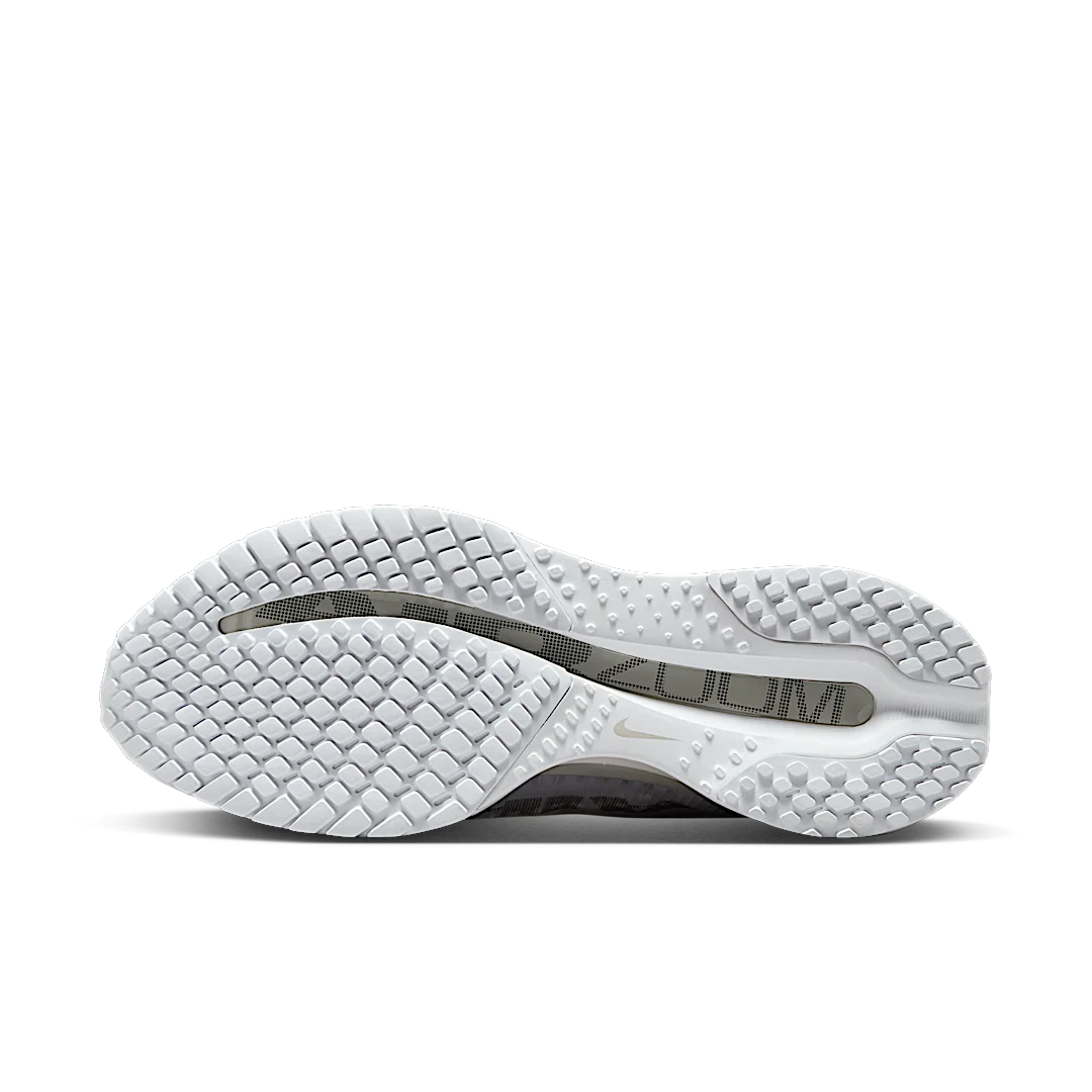 Overkicks - Nike Air Zoom Pegasus Premium White Metallic Silver (HQ2592-102) - detalle suela