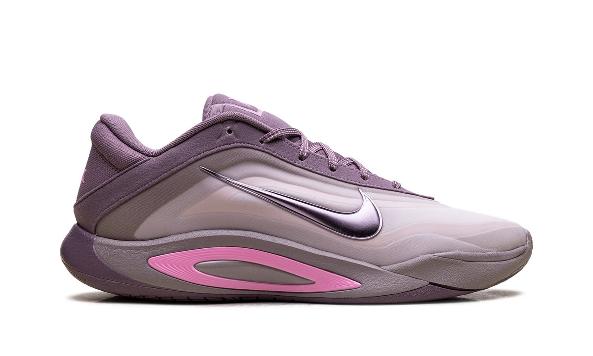 Overkicks - Nike Aja Wilson AOne Dog Mom (Womens) (FZ8605-501) - detalle talon