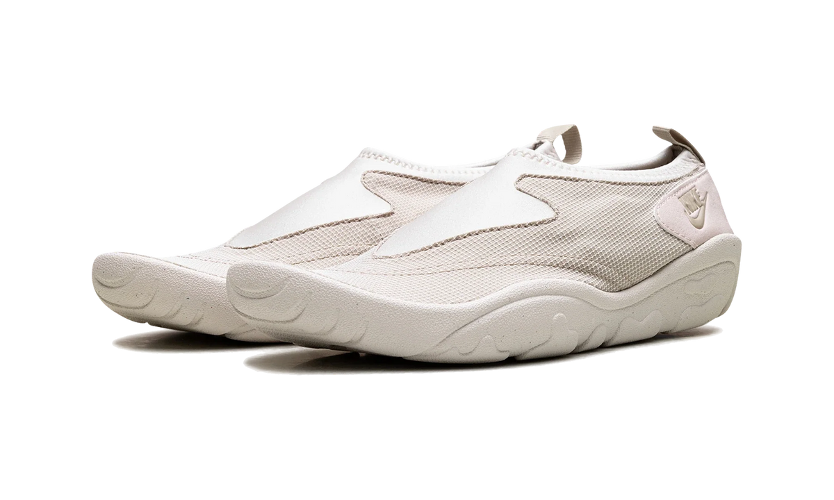 Overkicks - Nike Aqua Turf Light Orewood Brown Desert Khaki (Womens) (FZ5628-100) - vista trasera
