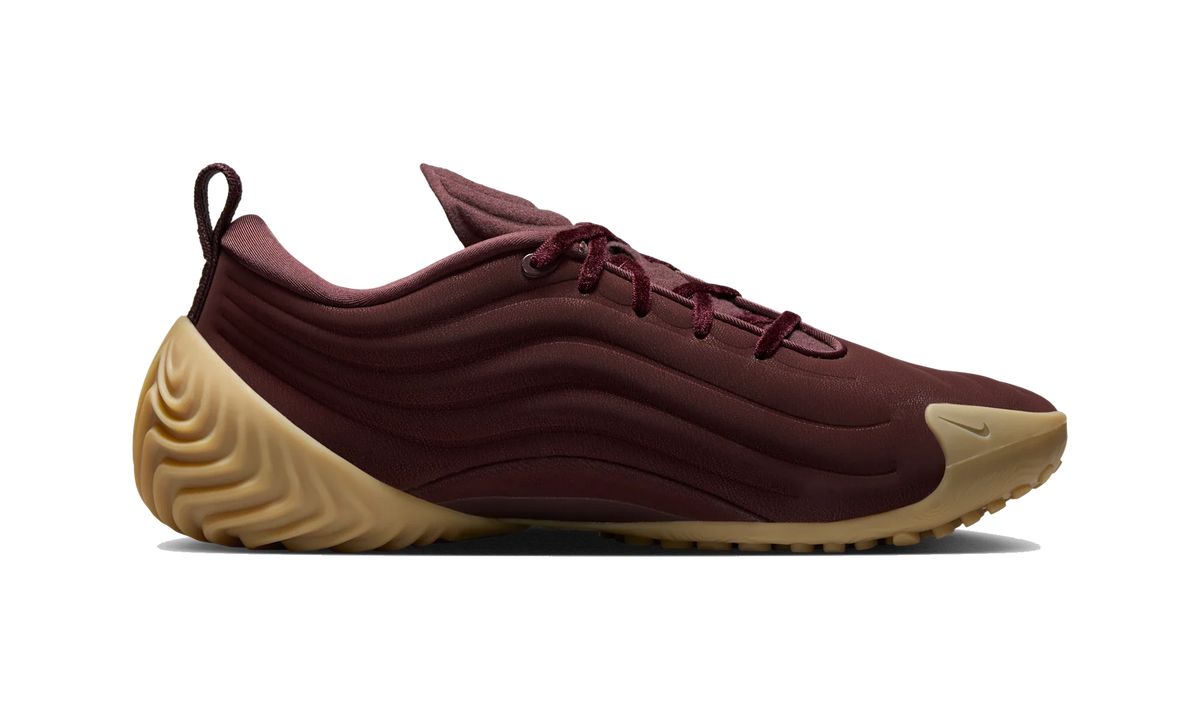 Overkicks - Nike Astra Ultra Burgundy Crush Gum (Womens) (FZ5778-600) - detalle suela