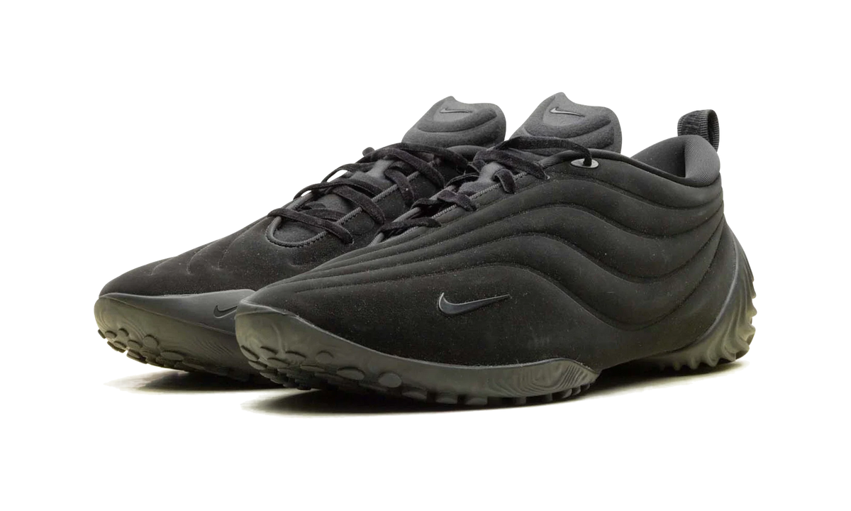 Overkicks - Nike Astra Ultra Triple Black (Womens) (FZ5778-004) - vista trasera