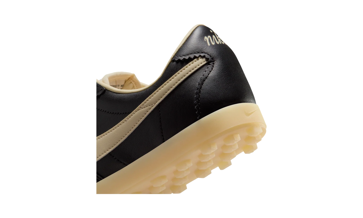 Overkicks - Nike Astro Grabber Black Muslin Sail (Womens) (II1259-001) - detalle