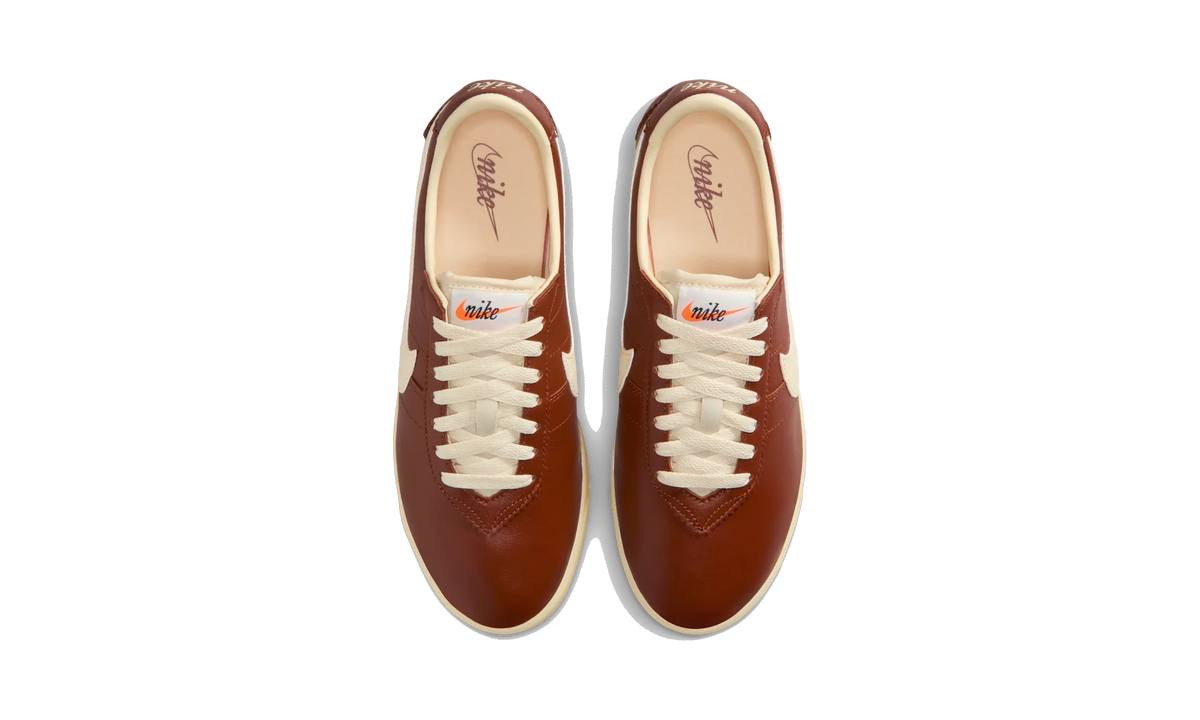 Overkicks - Nike Astro Grabber Cinnamon Muslin (Womens) (II1259-200) - vista superior