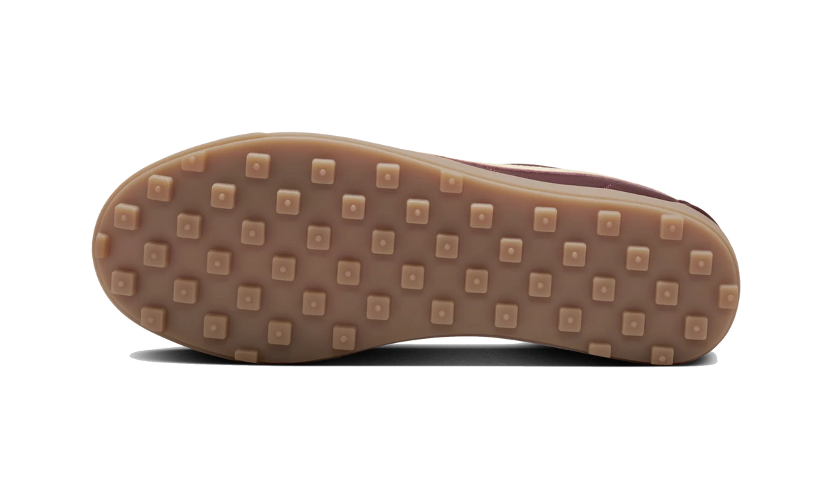 Overkicks - Nike Astro Grabber Leather Burgundy Crush Gum (Womens) (II1259-600) - par completo
