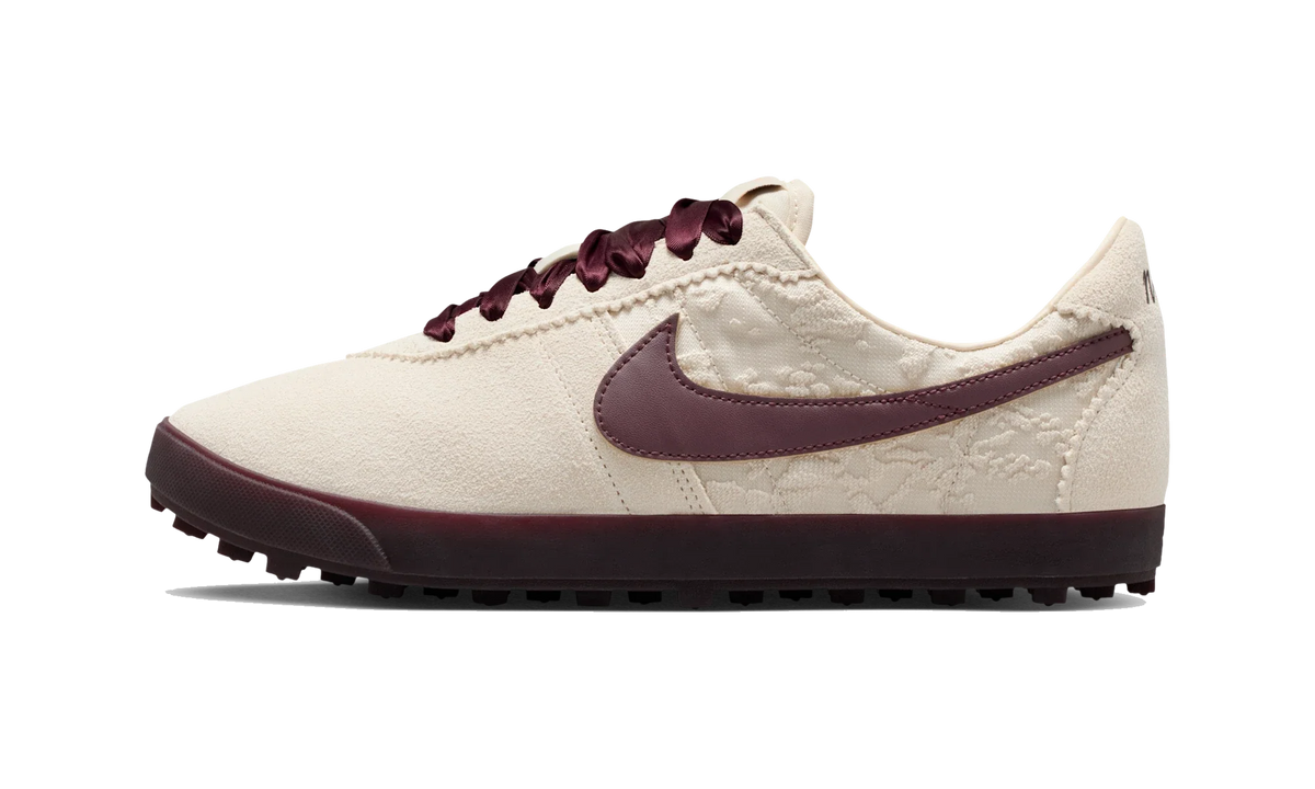 Overkicks - Nike Astro Grabber Leather SE Light Cream Burgundy Crush (Womens) (IQ3367-299) - vista lateral