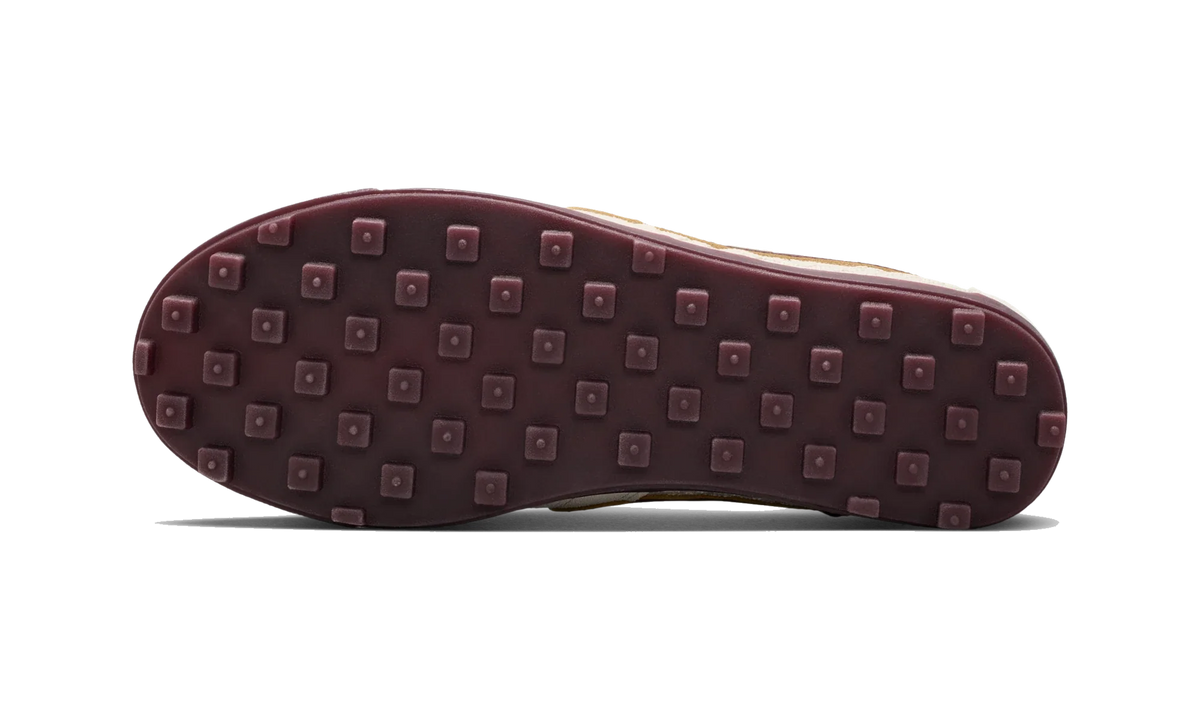 Overkicks - Nike Astro Grabber Leather SE Light Cream Burgundy Crush (Womens) (IQ3367-299) - par completo