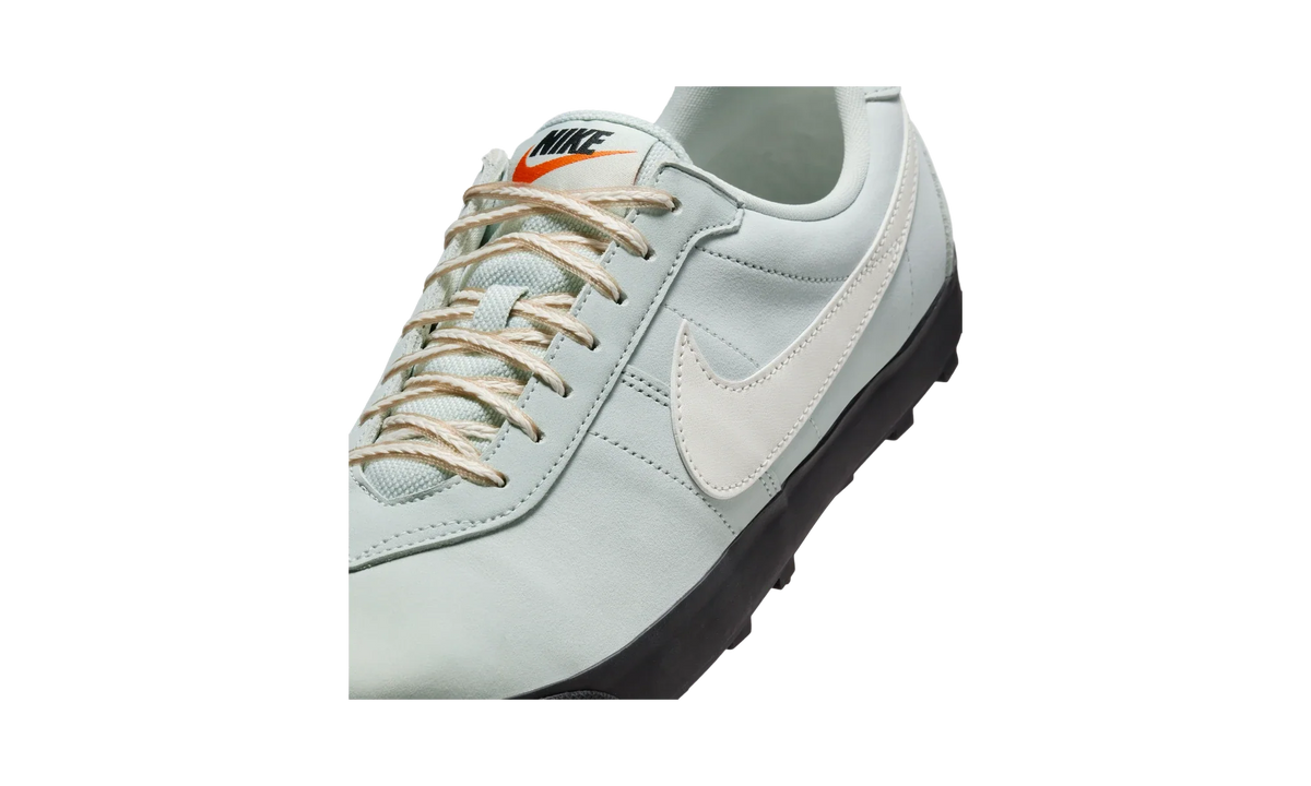 Overkicks - Nike Astro Grabber QS Light Silver (IH2341-001) - detalle lateral interior