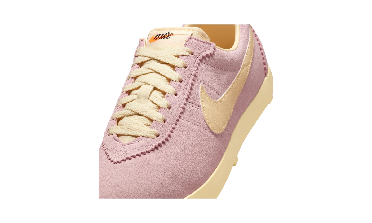 Overkicks - Nike Astro Grabber Suede Pink Foam Muslin (Womens) (IQ7611-600) - detalle lateral interior