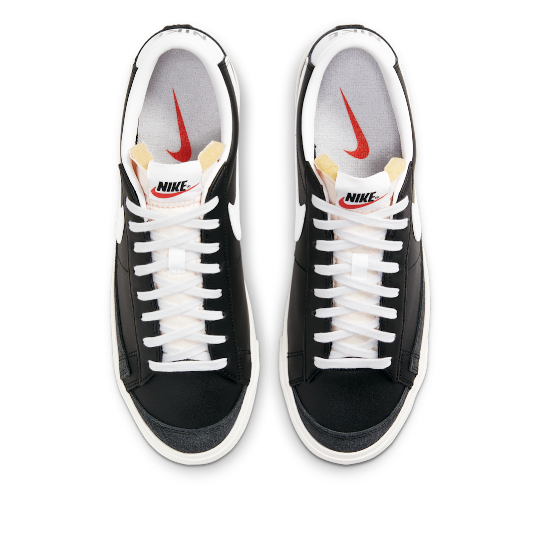 Overkicks - Nike Blazer Low 77 Black White (DA6364-001) - vista trasera