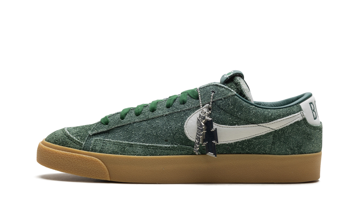 Overkicks - Nike Blazer Low Devin Booker Chevrolet Team Dark Green (HV2197-300) - vista lateral
