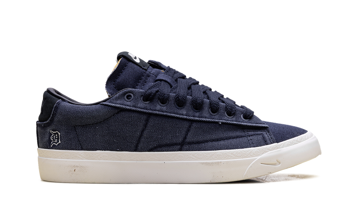 Overkicks - Nike Blazer Low Devin Booker Detroit Tigers College Navy (HQ2054-400) - detalle talon
