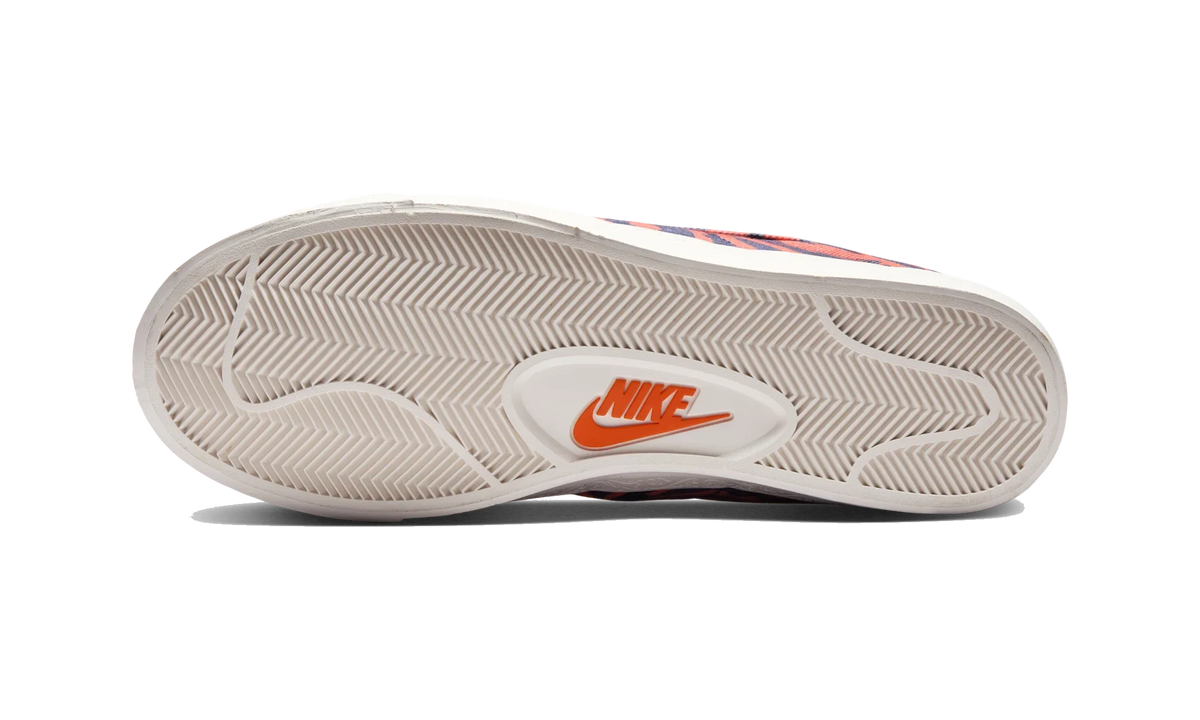 Overkicks - Nike Blazer Low Devin Booker Detroit Tigers Safety Orange Blue Void (HQ2054-801) - par completo