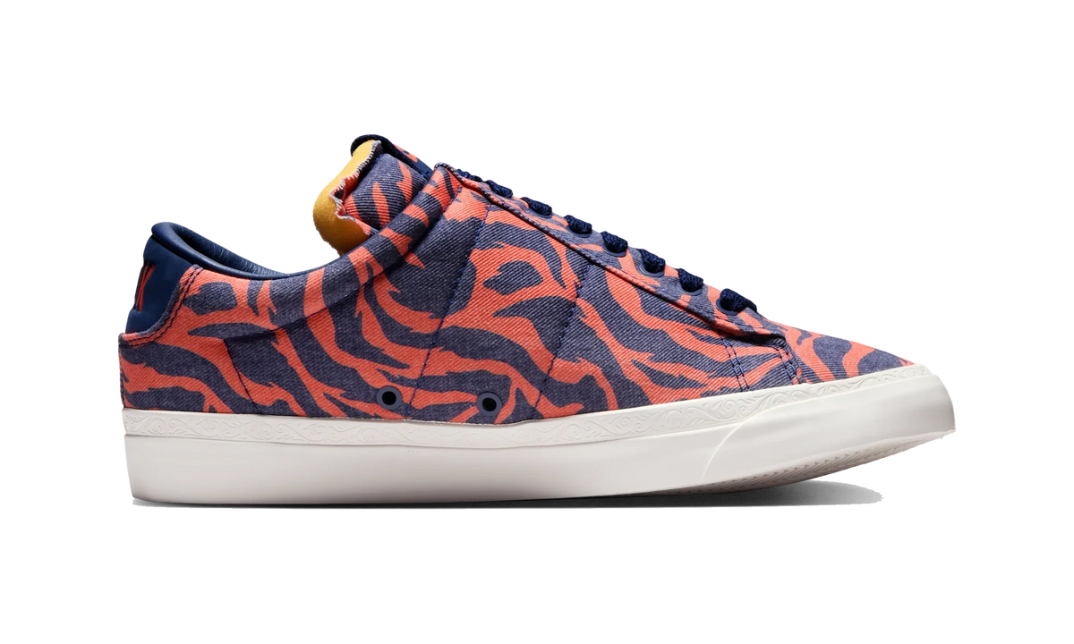 Overkicks - Nike Blazer Low Devin Booker Detroit Tigers Safety Orange Blue Void (HQ2054-801) - detalle suela