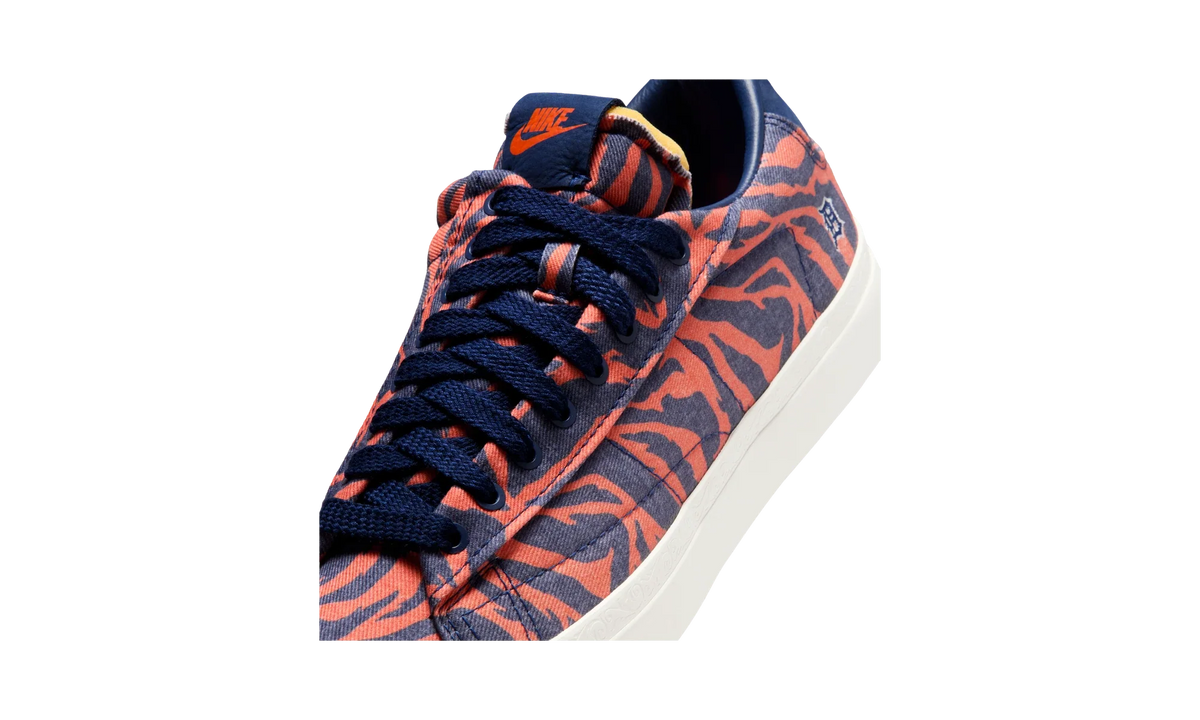 Overkicks - Nike Blazer Low Devin Booker Detroit Tigers Safety Orange Blue Void (HQ2054-801) - detalle lateral interior