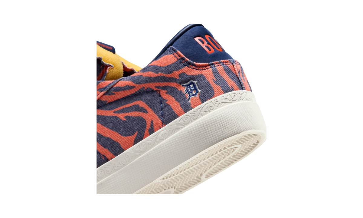 Overkicks - Nike Blazer Low Devin Booker Detroit Tigers Safety Orange Blue Void (HQ2054-801) - detalle