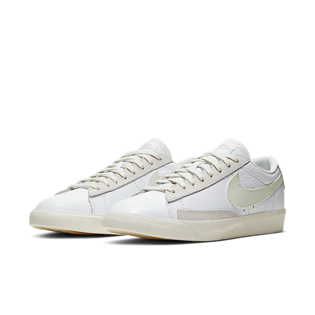 Overkicks - Nike Blazer Low Leather White Sail (CW7585-100) - vista trasera