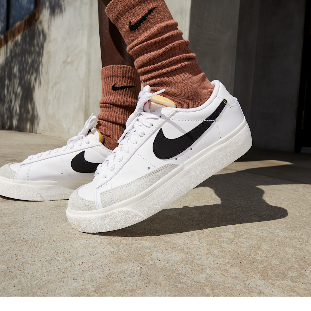 Overkicks - Nike Blazer Low Platform White Black (Womens) (DJ0292-101) - detalle suela