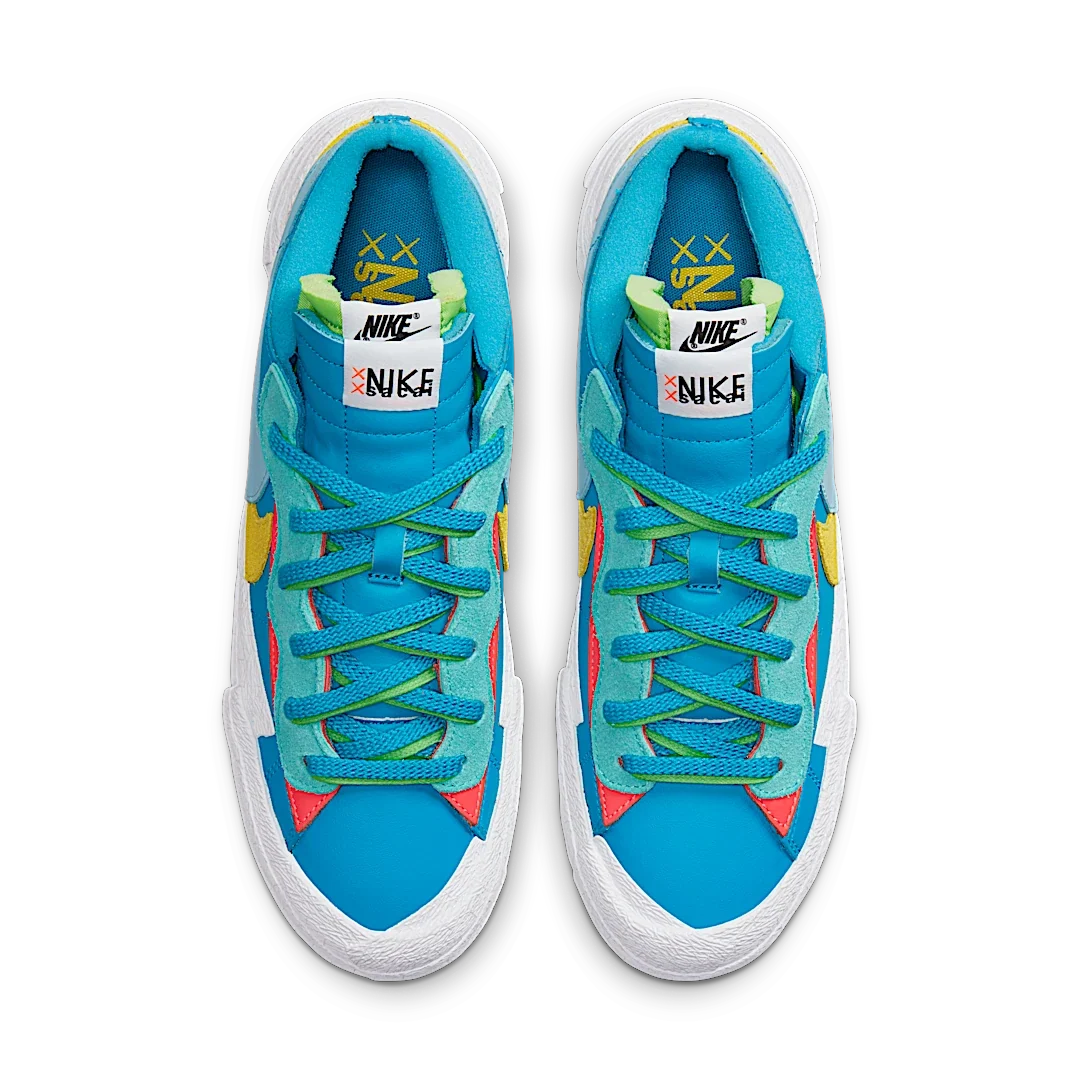 Overkicks - Nike Blazer Low sacai KAWS Neptune Blue (DM7901-400) - par completo