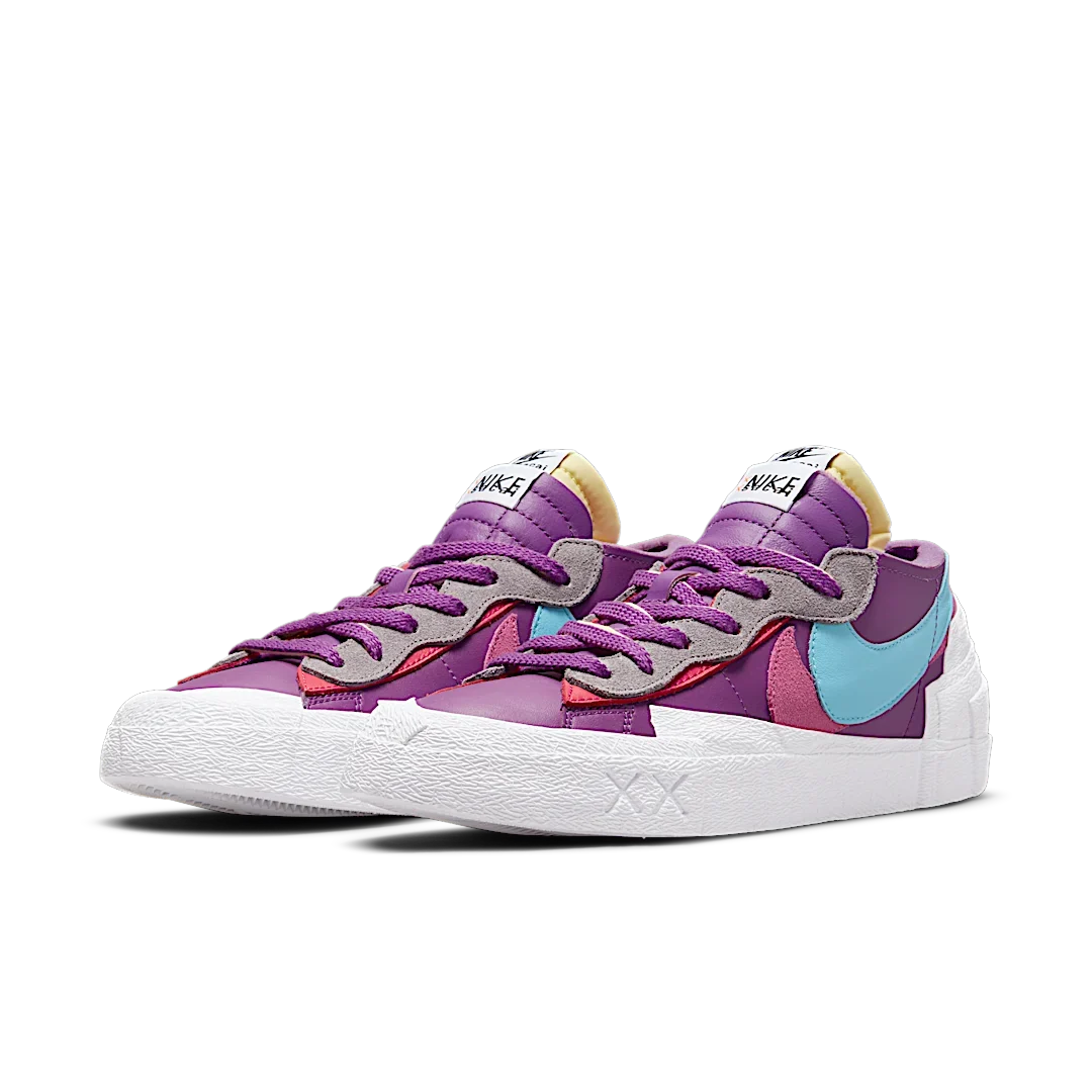 Overkicks - Nike Blazer Low sacai KAWS Purple Dusk (DM7901-500) - vista trasera