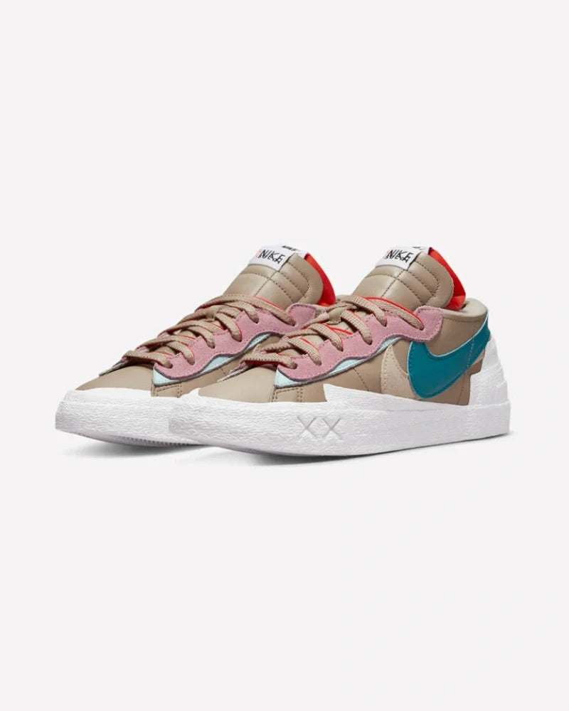 Overkicks - Nike Blazer Low sacai KAWS Reed (DM7901-200) - imagen 2