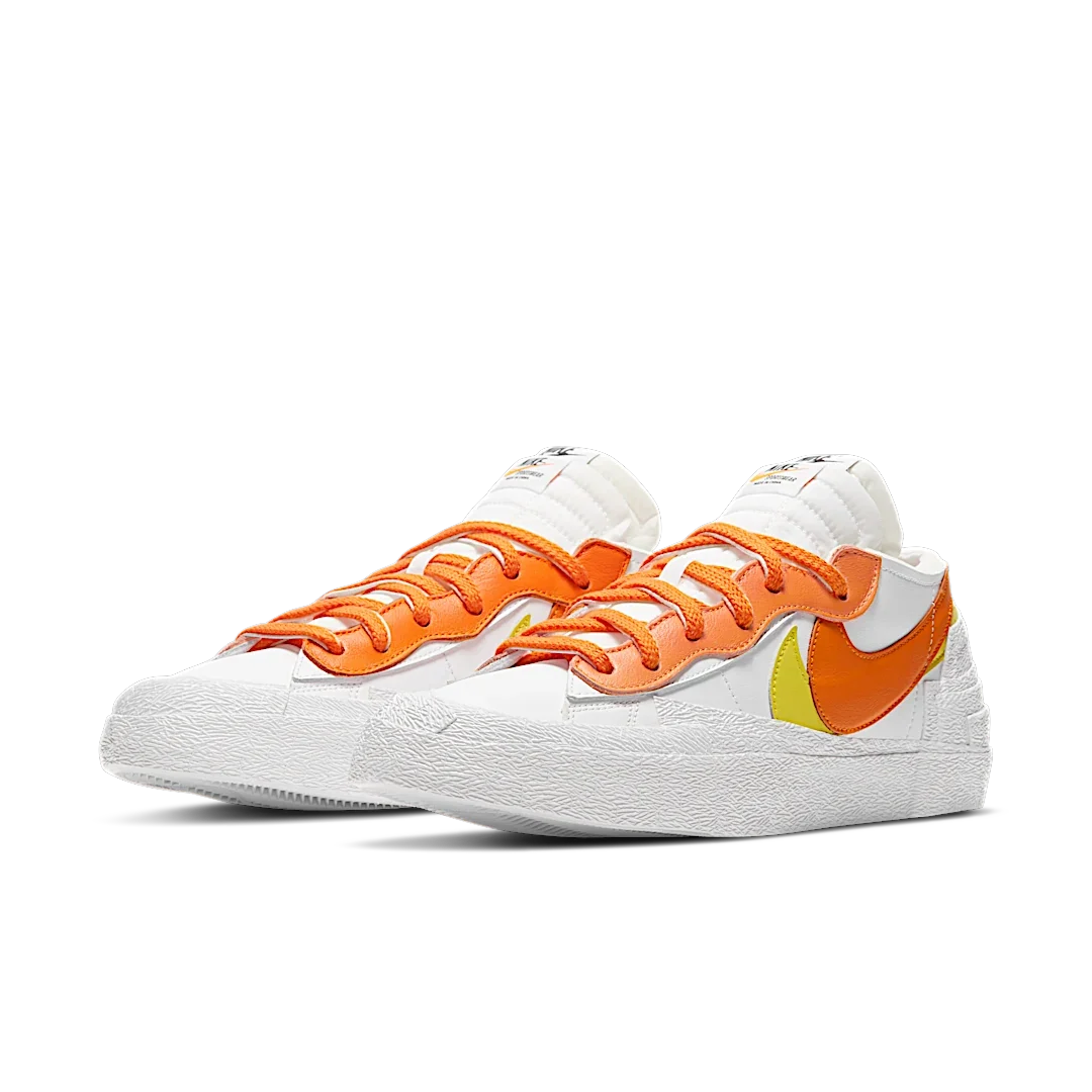 Overkicks - Nike Blazer Low sacai White Magma Orange (DD1877-100) - vista trasera