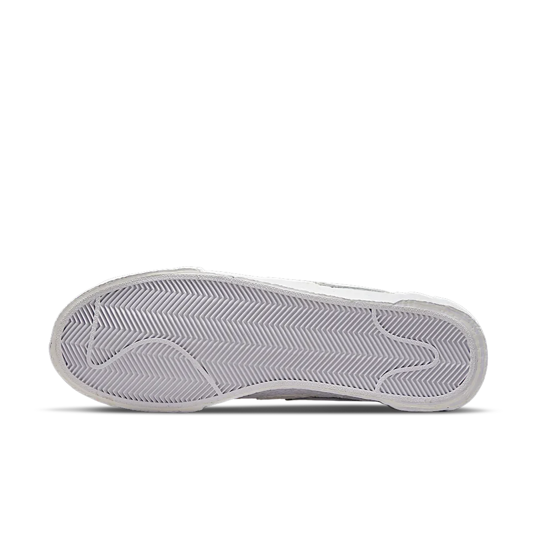 Overkicks - Nike Blazer Low sacai White Patent Leather (DM6443-100) - detalle suela