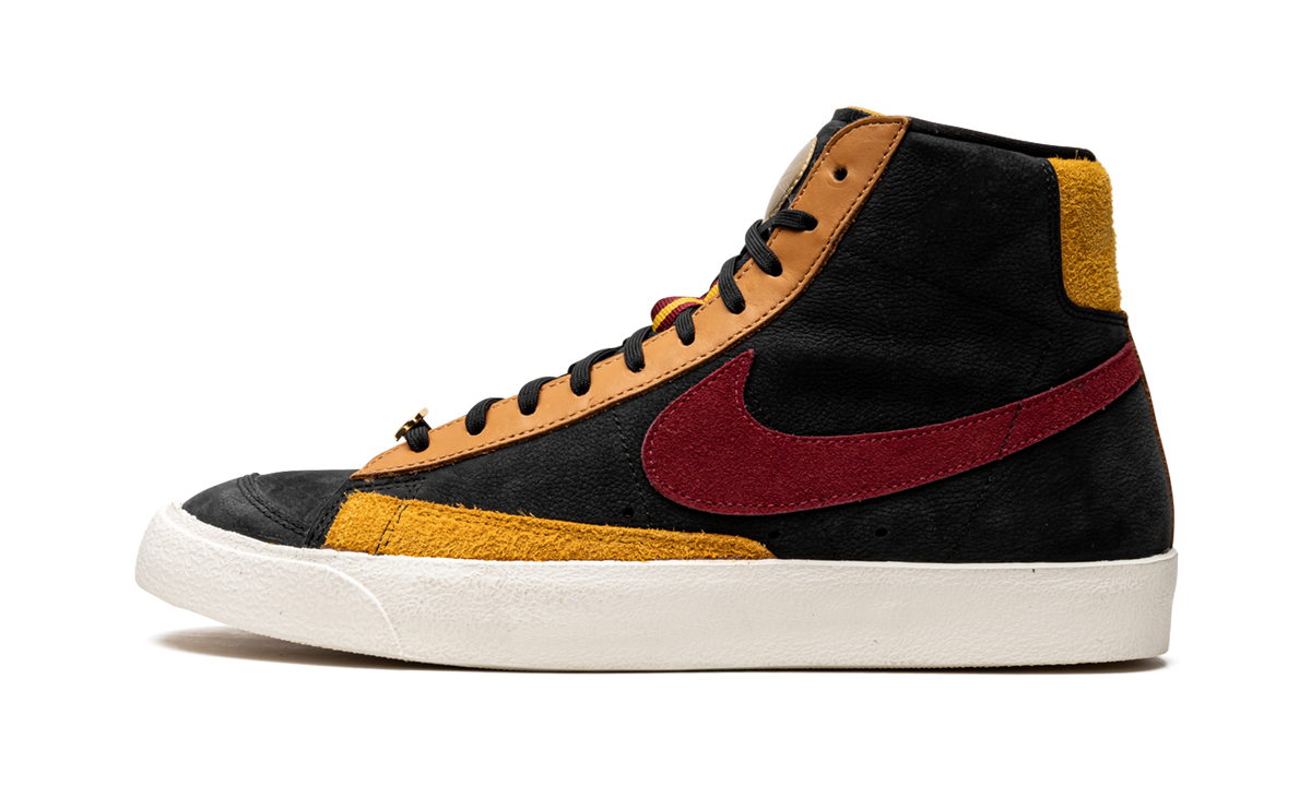 Overkicks - Nike Blazer Mid 77 Black Team Red University Gold (Womens) (CU6442-001) - detalle