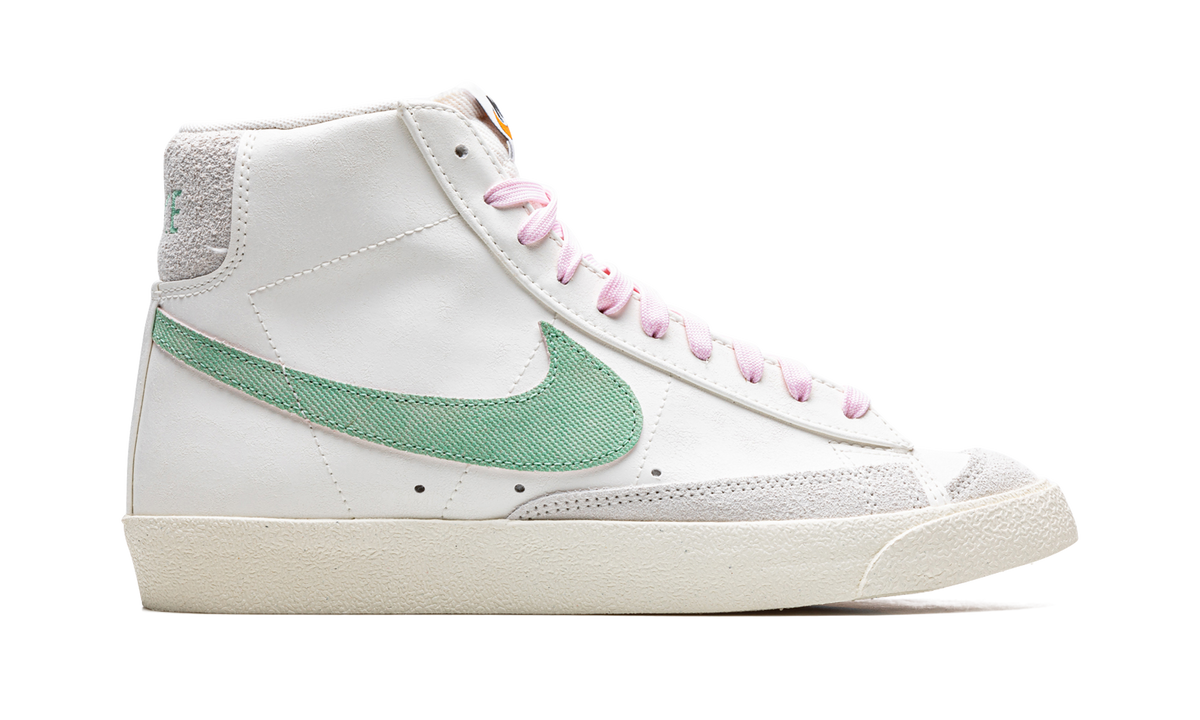 Overkicks - Nike Blazer Mid 77 Premium Certified Fresh (DO9787-100) - detalle talon