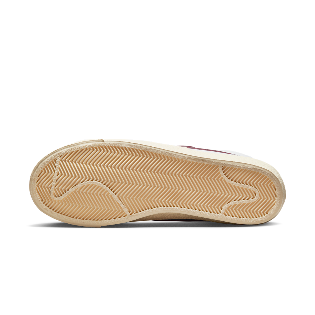 Overkicks - Nike Blazer Mid 77 SE Sisterhood (Womens) (DV7003-100) - detalle suela