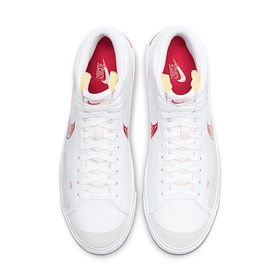 Overkicks - Nike Blazer Mid 77 Sketch White Red (CW7580-100) - par completo