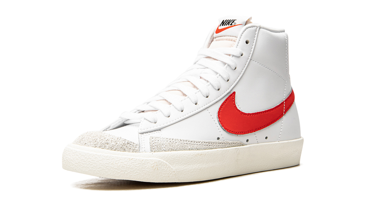 Overkicks - Nike Blazer Mid 77 Vintage Habanero Red (Womens) (CZ1055-101) - detalle suela