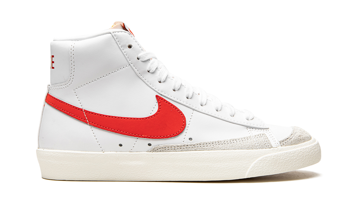 Overkicks - Nike Blazer Mid 77 Vintage Habanero Red (Womens) (CZ1055-101) - detalle talon