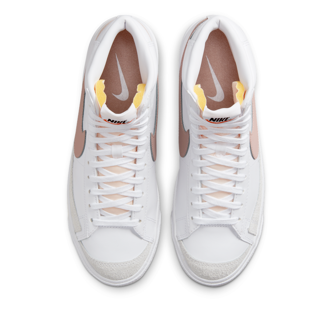 Overkicks - Nike Blazer Mid 77 Vintage Summit White Pink (Womens) (CZ1055-118) - vista trasera