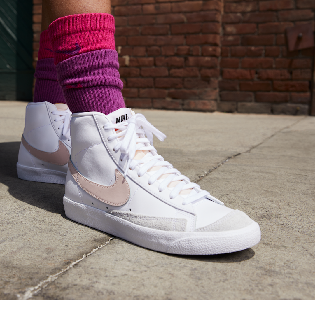 Overkicks - Nike Blazer Mid 77 Vintage Summit White Pink (Womens) (CZ1055-118) - detalle suela